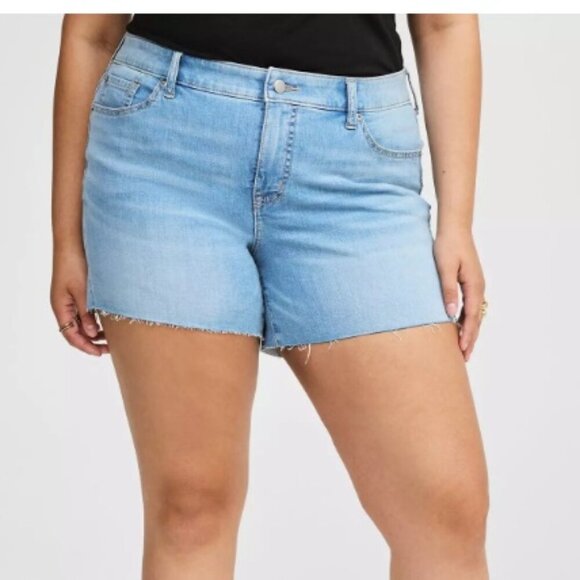 Torrid 5 Inch Perfect Boyfriend Classic Denim Mid-Rise Short - Picture 1 of 8